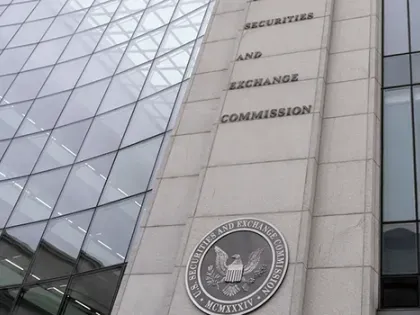 Independent benchmarking for SEC disclosure strategy